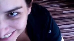Selbst gefilmtes Video mit unrasierter Muschi